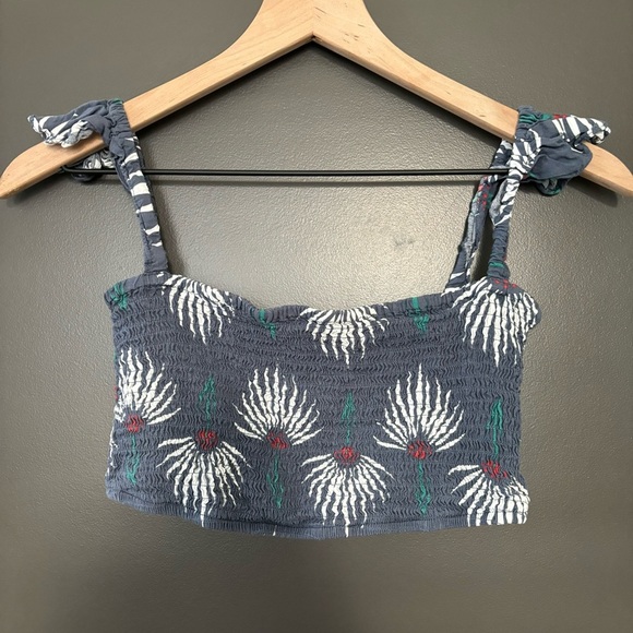 Lulu’s Blue Tropical Print Smocked Ruffled Off-shoulder Straps Bandeau Crop XS - Picture 3 of 6
